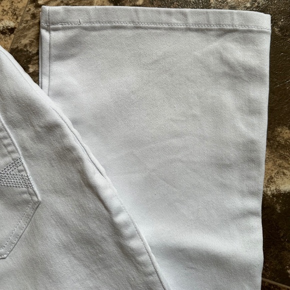 Simon Chang denim Capri's - Picture 3 of 5